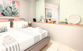 Cute 1Br Apt With Balcony In The Heart Of The City